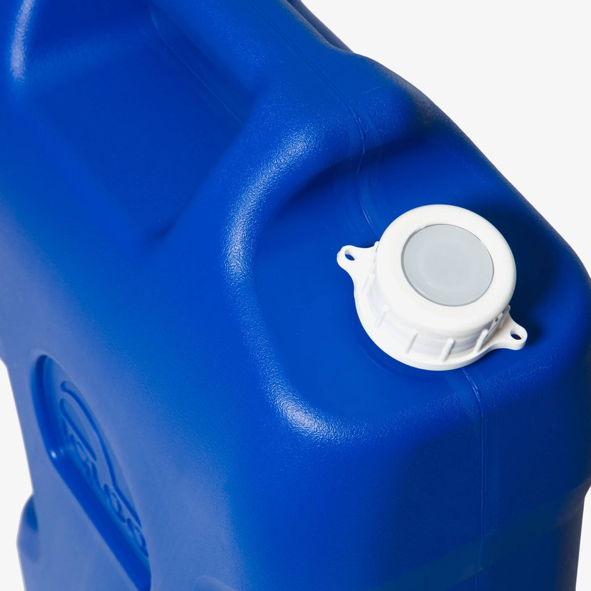 6-gallon-water-container-f0 42154-6-gallon-water-container-ii-majestic-blue-top.jpg