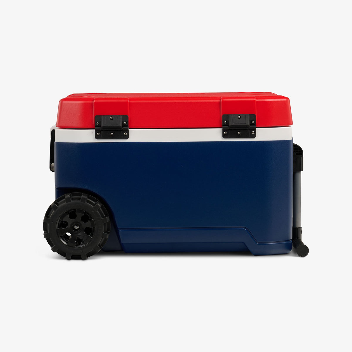 trailmate-75-qt-roller-cooler-l0 00035111-BK.jpg