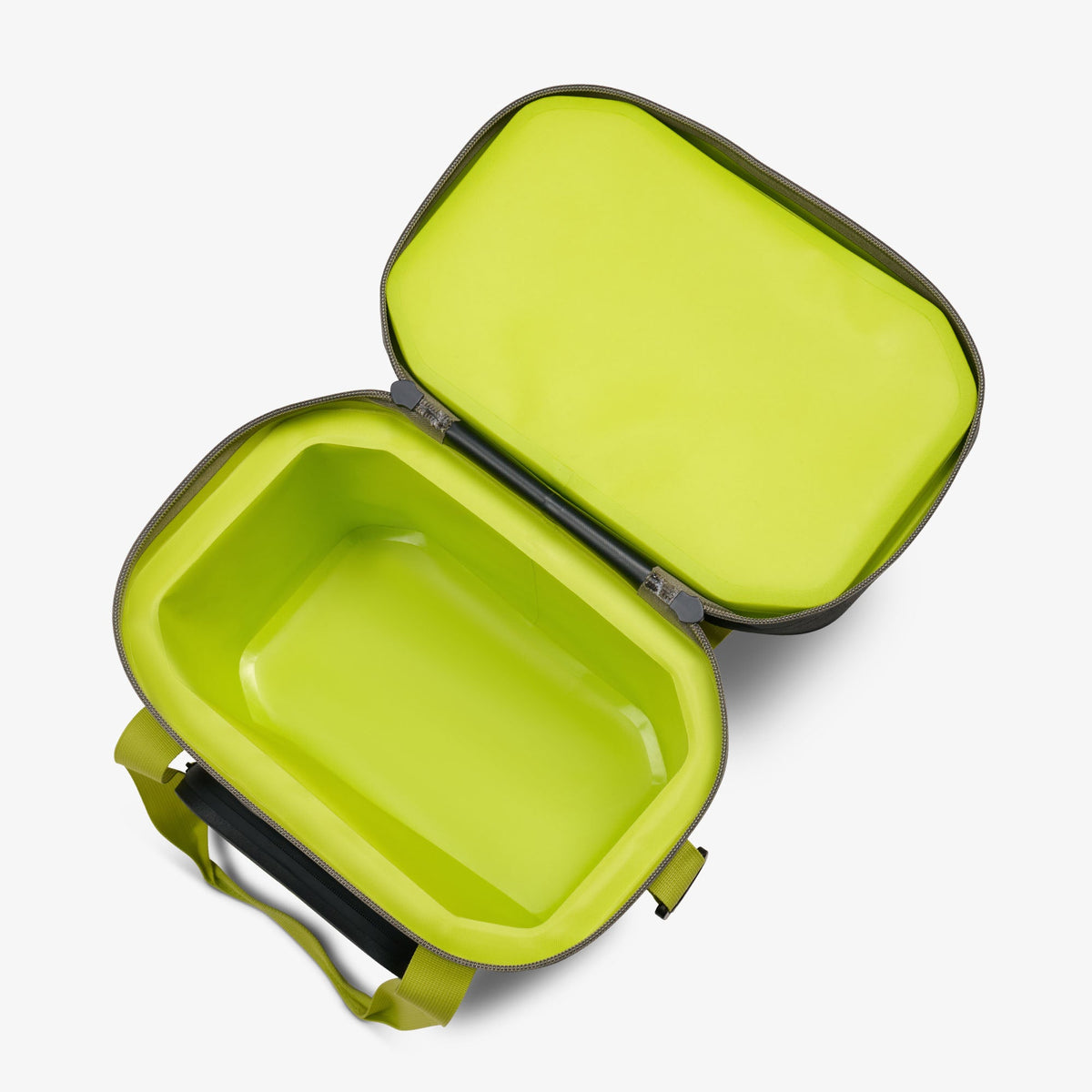 trailmate-18-can-cooler-bag-o0 00066772-O2.jpg