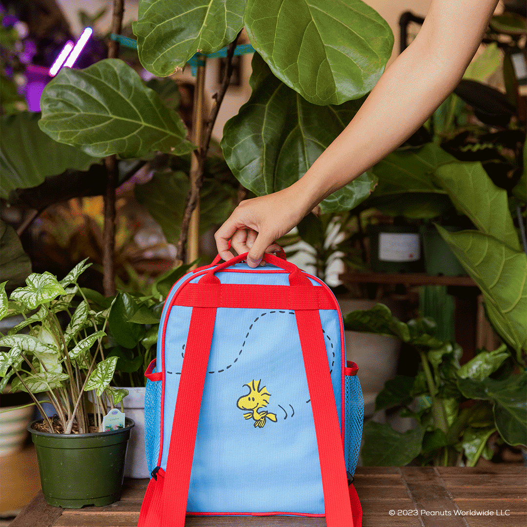 snoopy-mini-convertible-backpack-cooler-d7 Peanuts_Part_2_NATIVE_PDP_Backpack.gif